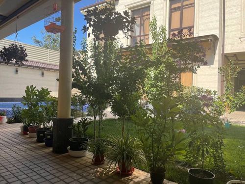 6-room house, 350 m²