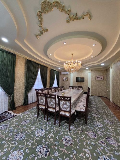 8-room house, 300 m²