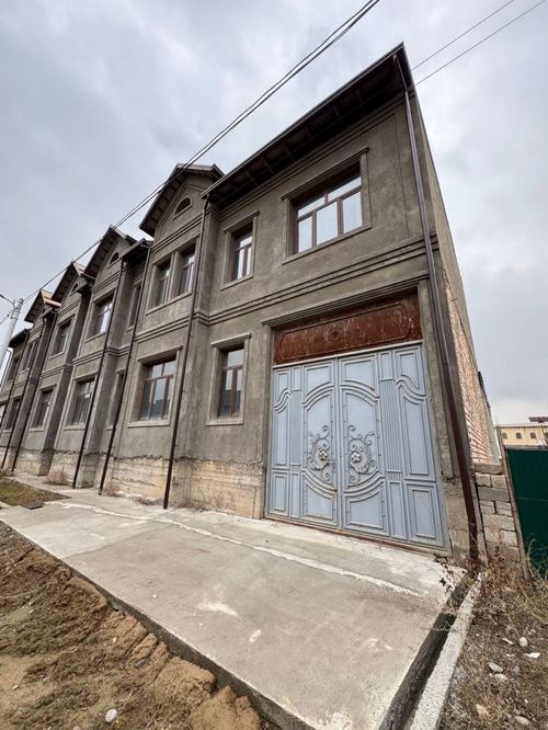 9-room house, 400 m²