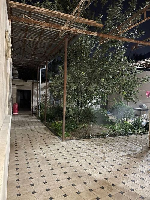 9-xonali uy, 200 m²