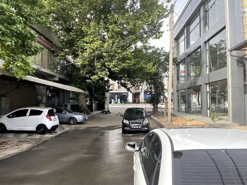 8-xonali uy, 300 m²