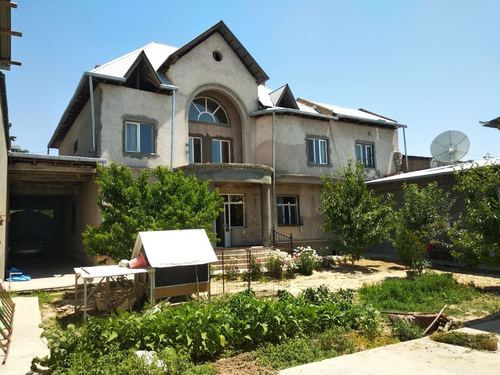 8-room house, 302 m²