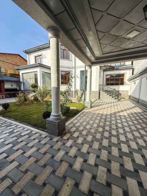 6-комнатный дом, 300 м²