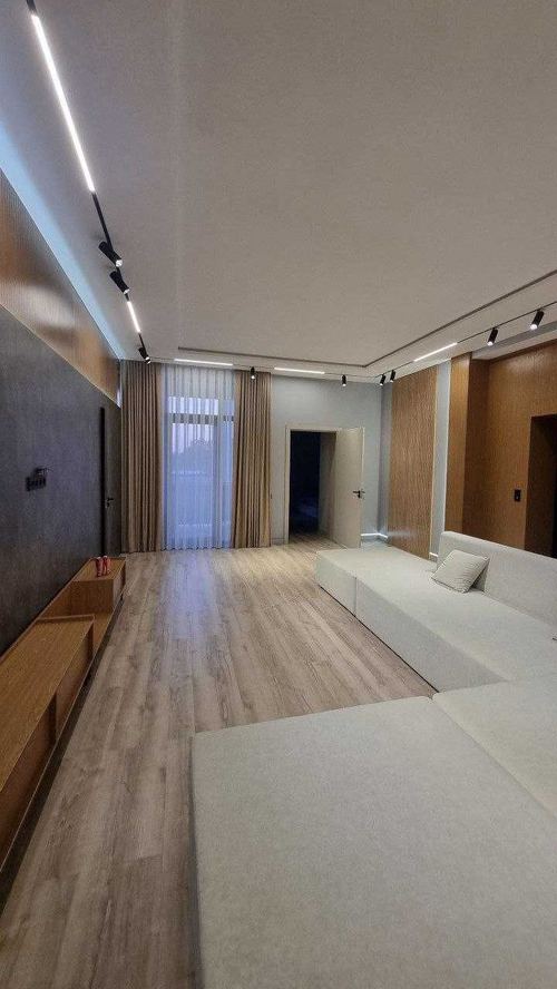 6-комнатный дом, 340 м²