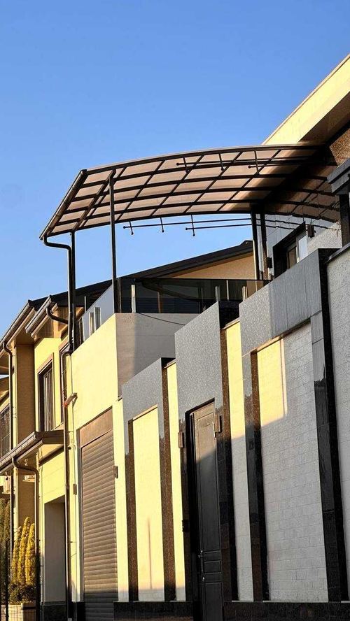 8-room house, 320 m²