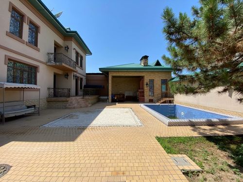 5-комнатный дом, 300 м²