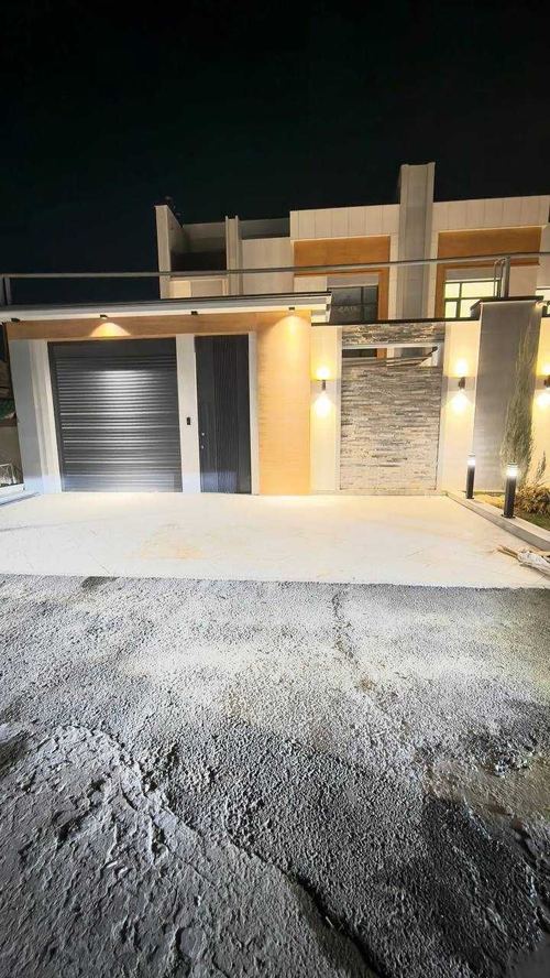 6-room house, 300 m²