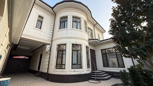 5-room house, 350 m²