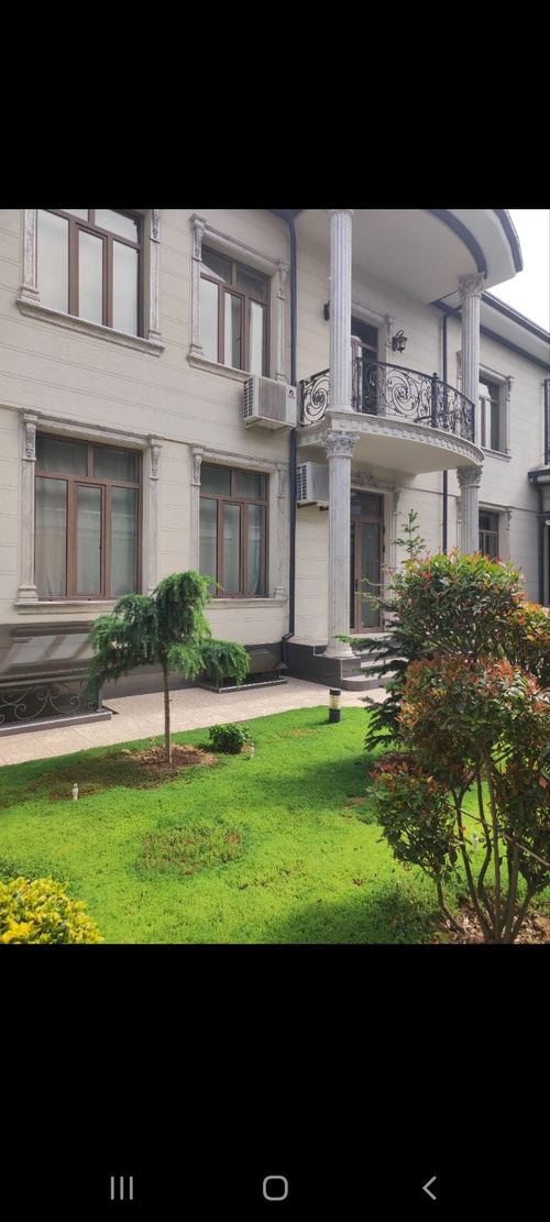 7-комнатный дом, 600 м²