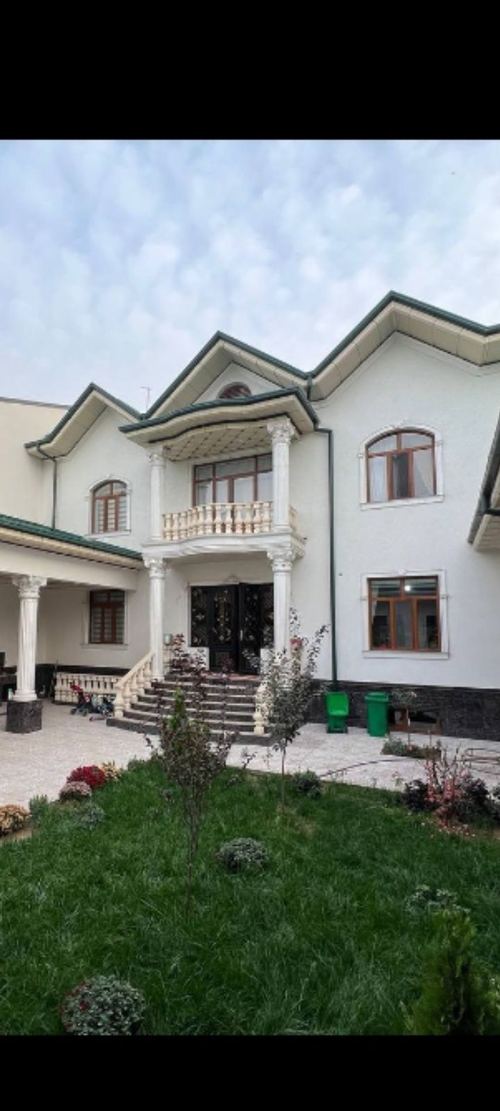 10-room house, 700 m²