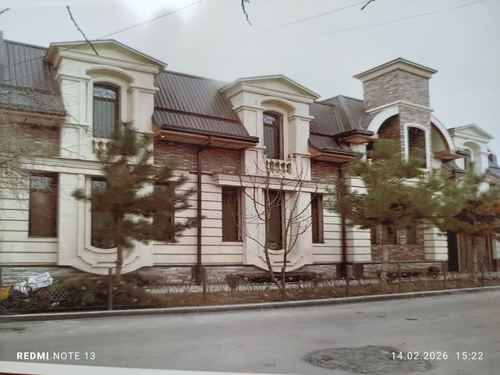 9-комнатный дом, 500 м²