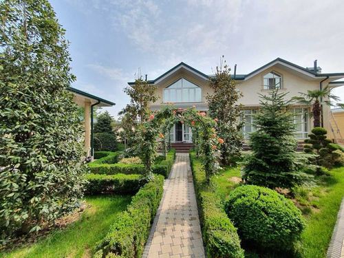 9-room house, 850 m²