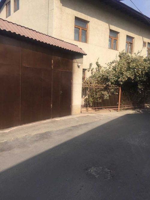 9-room house, 649 m²