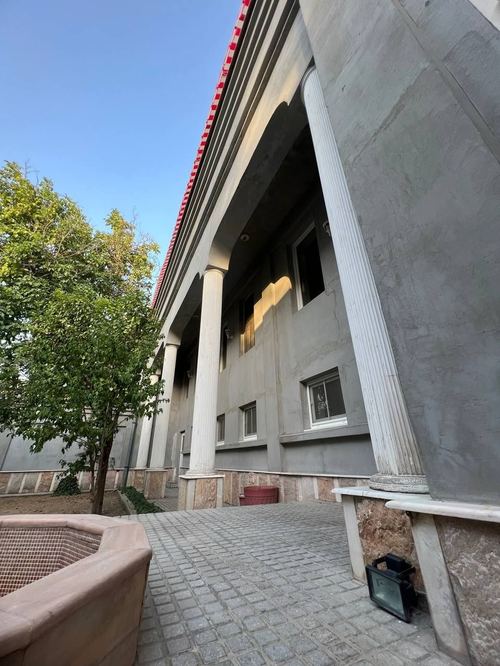 10-xonali uy, 650 m²