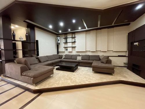 7-комнатный дом, 496 м²
