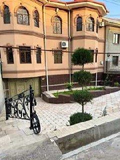8-комнатный дом, 400 м²