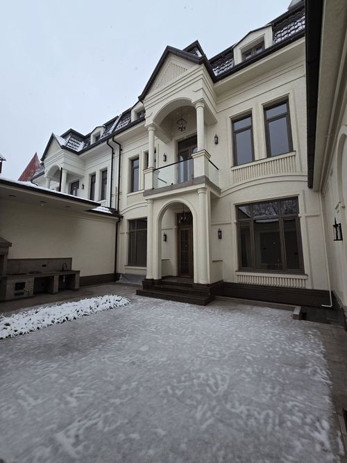 9-room house, 460 m²