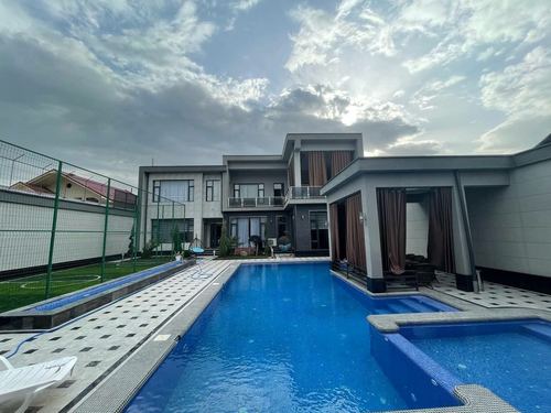 8-room dacha, 800 m²