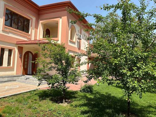11-комнатный дом, 680 м²
