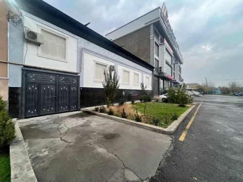 9-room cottage, 825 m²