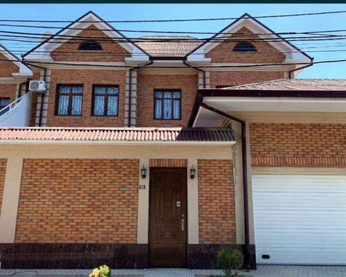 7-комнатный дом, 400 м²