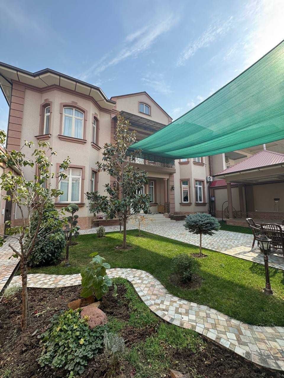 10-комнатный дом, 450 м², Ташкент, Чиланзарский район, на продажу