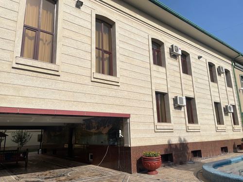 13-комнатный дом, 11000 м²