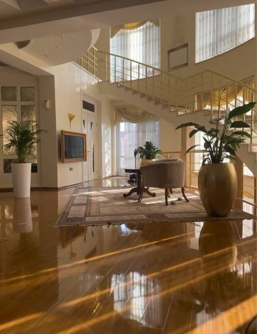 7-комнатный дом, 500 м²