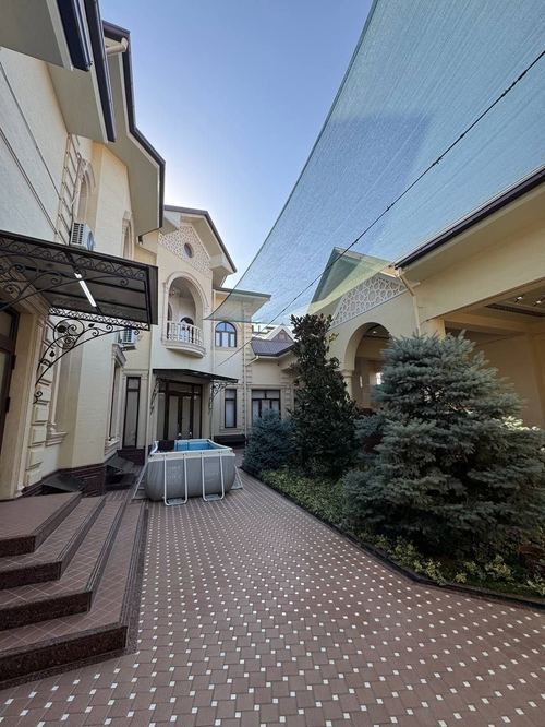 7-room house, 600 m²