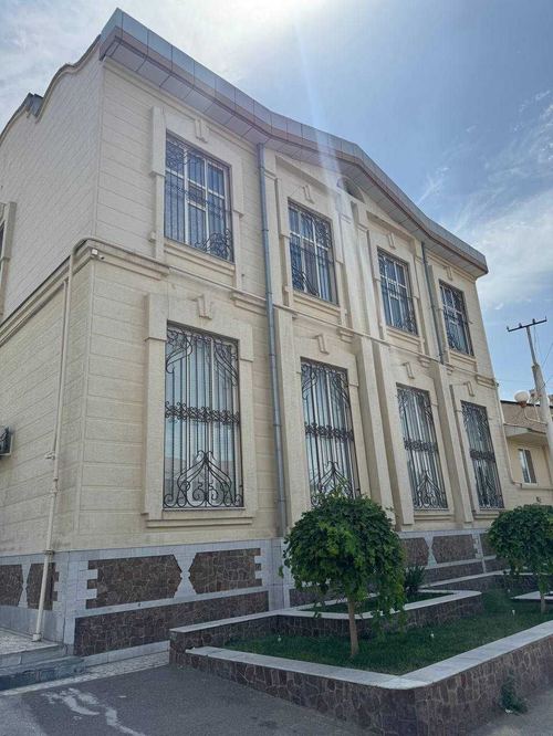 9-room house, 680 m²