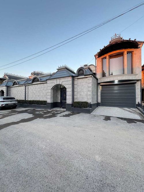 8-room house, 396 m²
