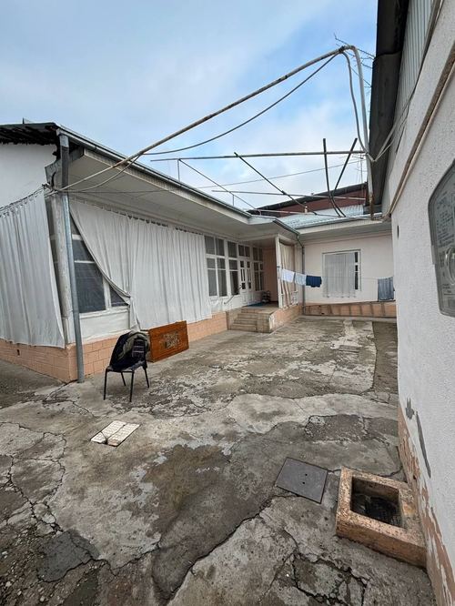 9-room house, 4500 m²