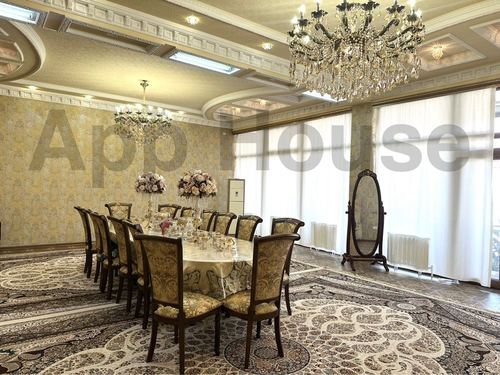 8-room house, 700 m²