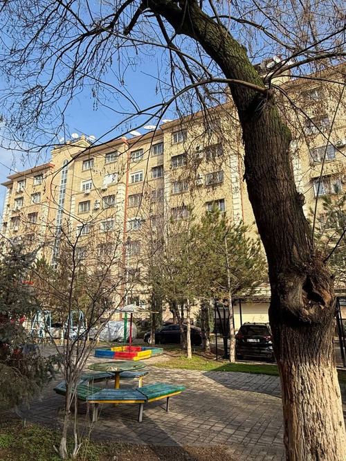 4-xonali kvartira, 165 m²