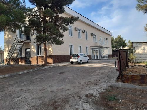 Base with a total land area of 43 sotok, 84 meters facade