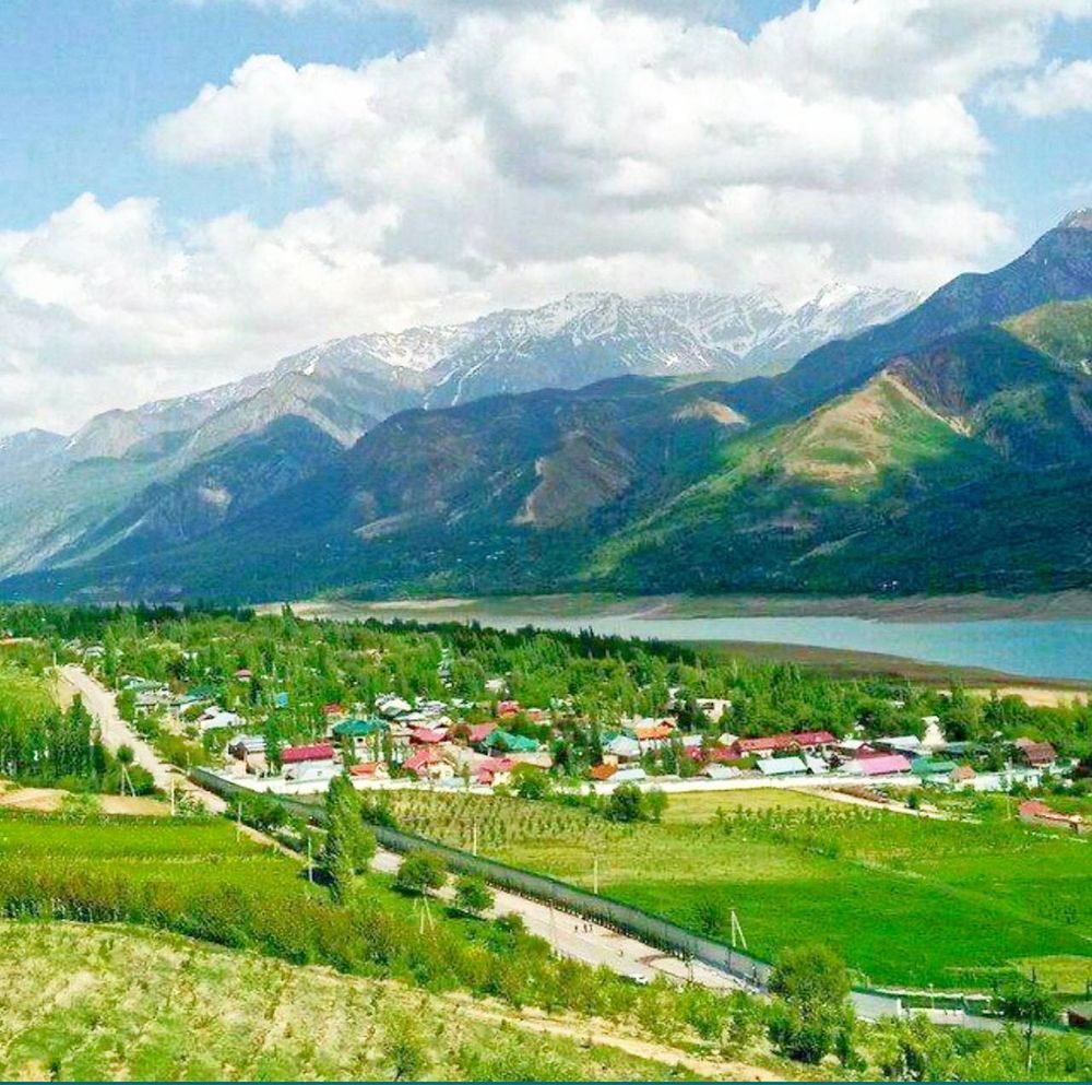 Продается участок 9 соток под дачу в Джизаке!!! Рядом с Чарваком!!!