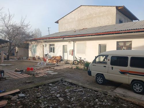 6 соток земли, почти все удобства есть