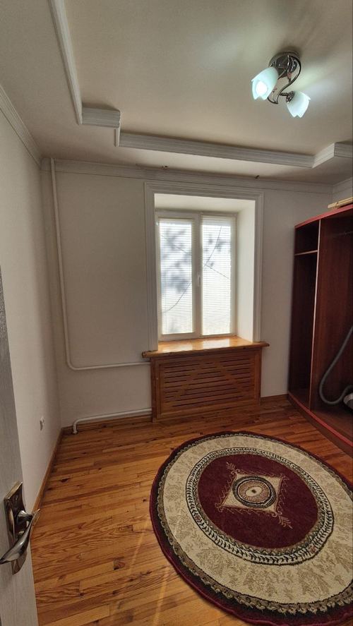 4-xonali kvartira, 130 m²
