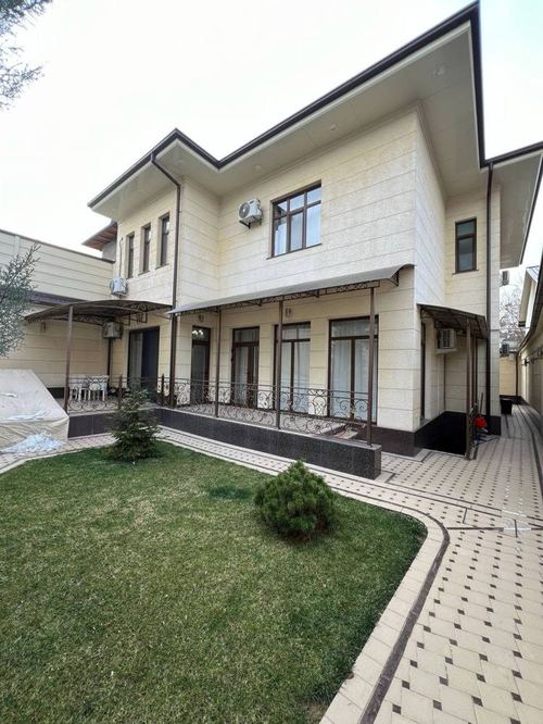 7-комнатный дом, 250 м²