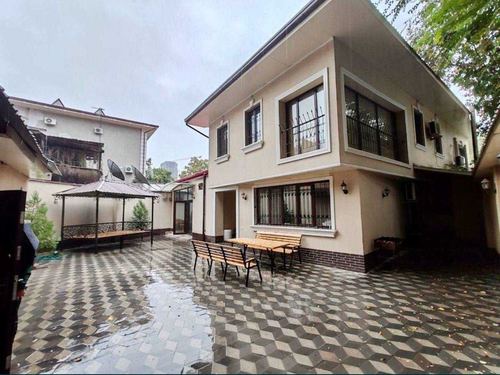 6-комнатный дом, 400 м²