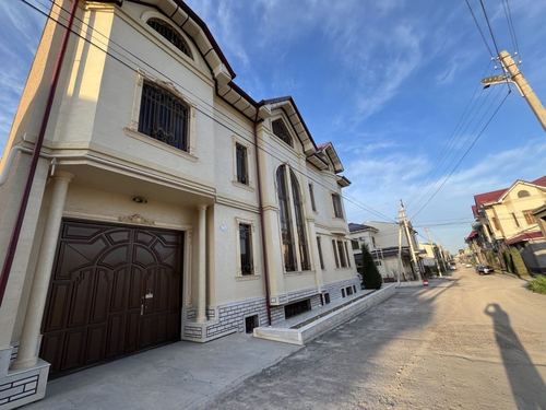 12-xonali uy, 600 m²