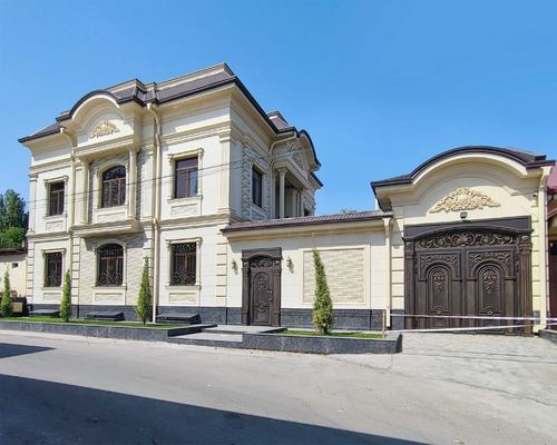 6-room house, 390 m²