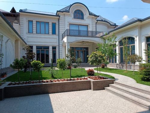 8-комнатный дом, 800 м²