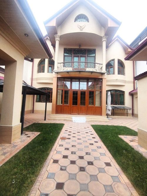 7-xonali uy, 300 m²