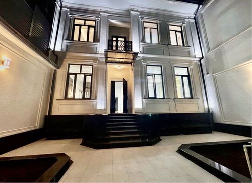 5-room house, 378 m²