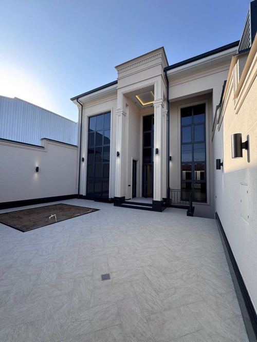 6-room house, 250 m²