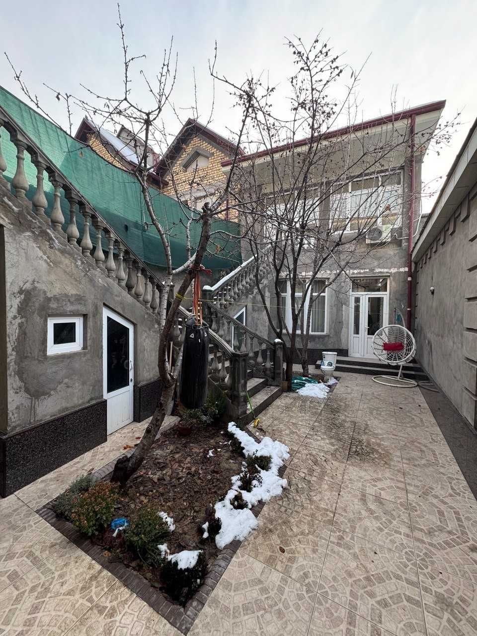 5-комнатный дом, 240 м², Ташкент, Яккасарайский район, на продажу