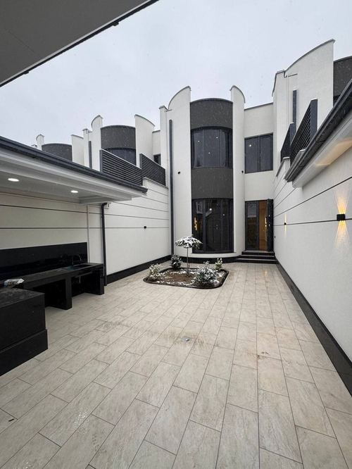 5-room house, 200 m²