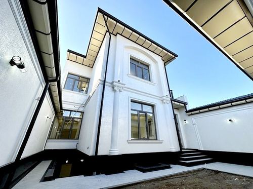 6-room house, 250 m²