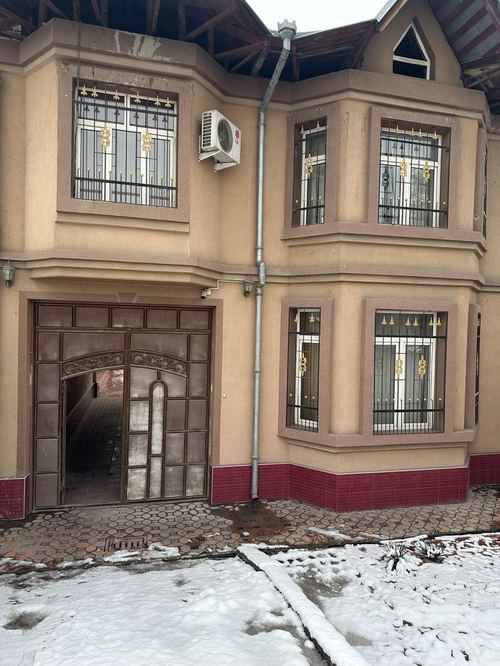 7-комнатный дом, 300 м²